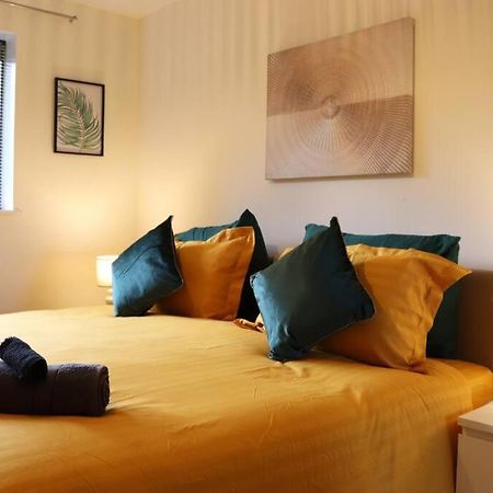 Cosy 3 Bedroom 2 Bathroom House With Parking Sheldon  Eksteriør billede