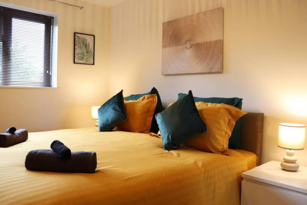 Cosy 3 Bedroom 2 Bathroom House With Parking Sheldon  Eksteriør billede