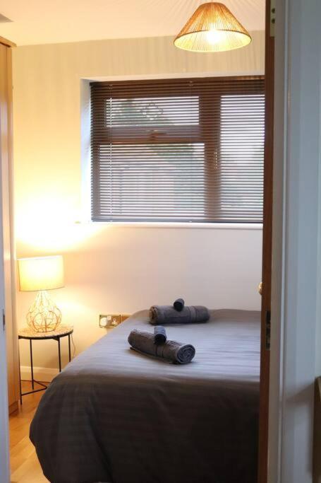 Cosy 3 Bedroom 2 Bathroom House With Parking Sheldon  Eksteriør billede